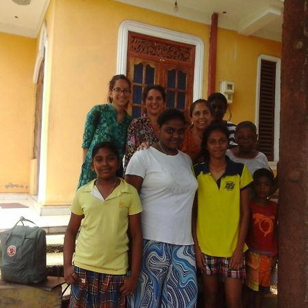 Colombo 20 Minutes By Train Apartment Wattala Bagian luar foto